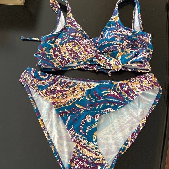 Venus swimsuit - Picture 1 of 6